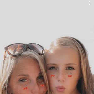 Meet your Posher, Danae